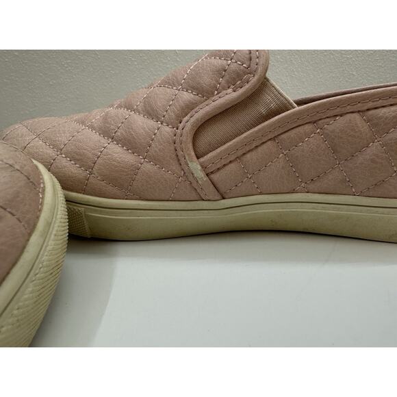 Steve Madden Womens Shoes Size 7.5 Pink Quilted Slip On Sneaker Faux Leather - Picture 9 of 10